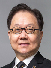 Mr Brian Yiu